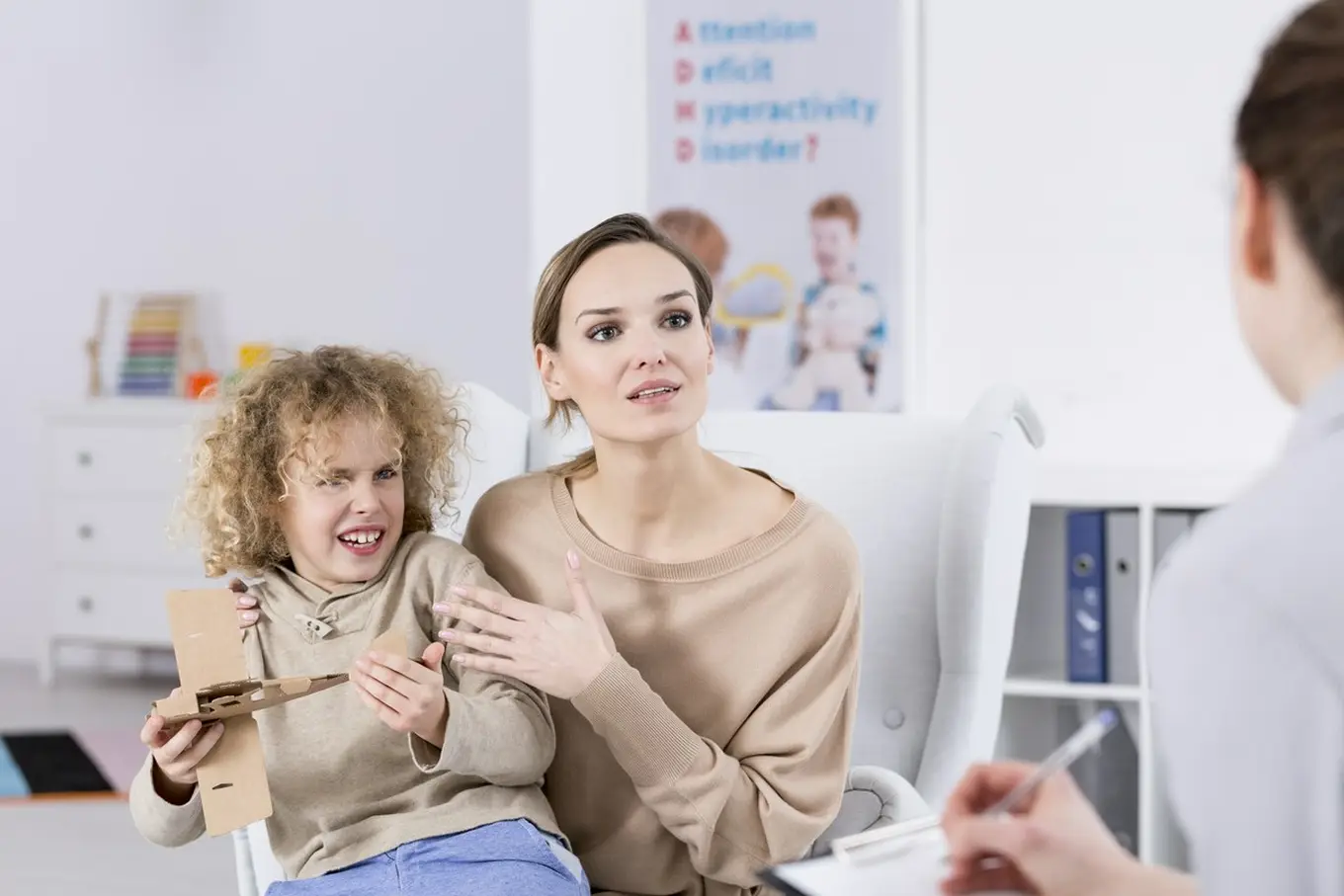 matka z dzieckiem u psychologa